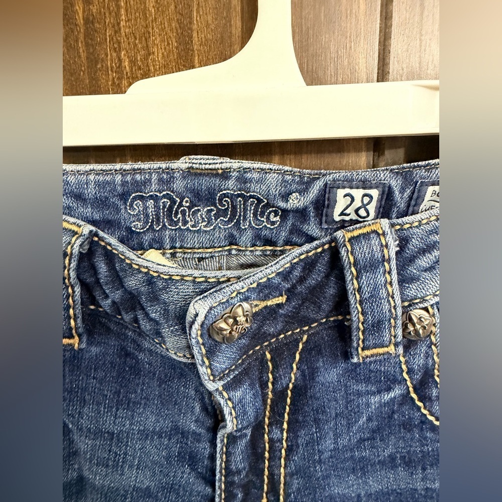Miss Me Jeans Boyfriend Womens 28 JB5151P34 Cuffed Capri Distressed Rhinestone - Picture 5 of 10